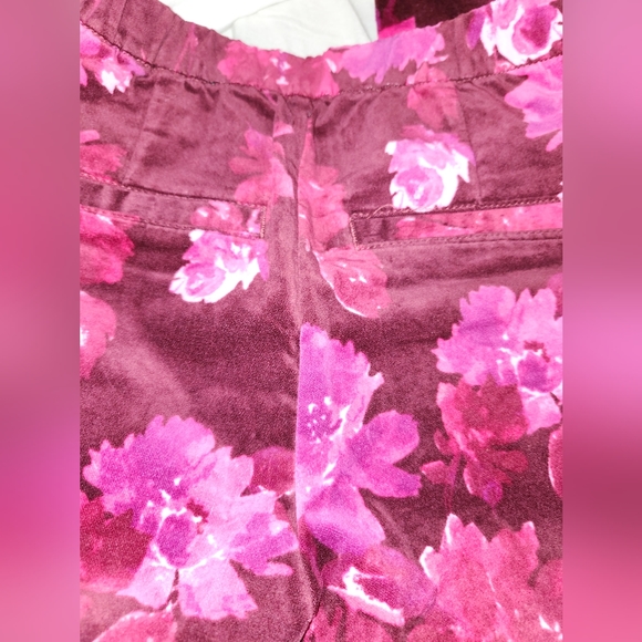 NWOT Isaac Mizrahi Velvet Floral Stirrup Leggings Stretch Magenta Pink Burgundy - Picture 3 of 5